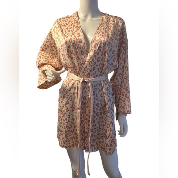 L*Space Pink Leopard Nova Robe - Picture 1 of 10